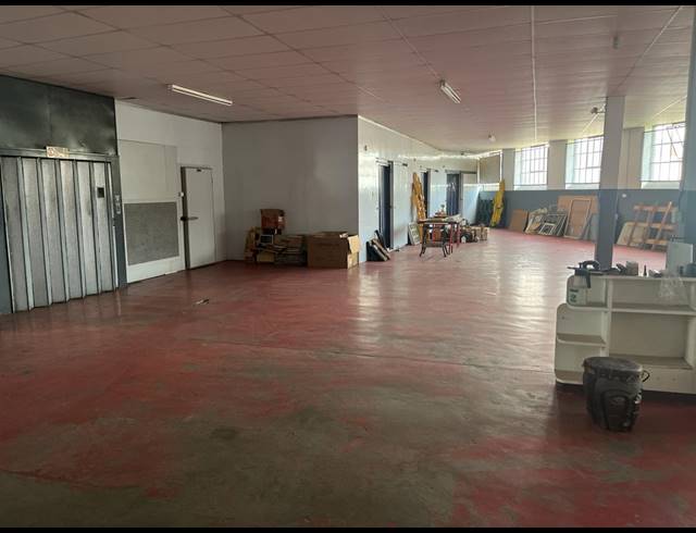 2,000M² WAREHOUSE FOR SALE IN TROYEVILLE
